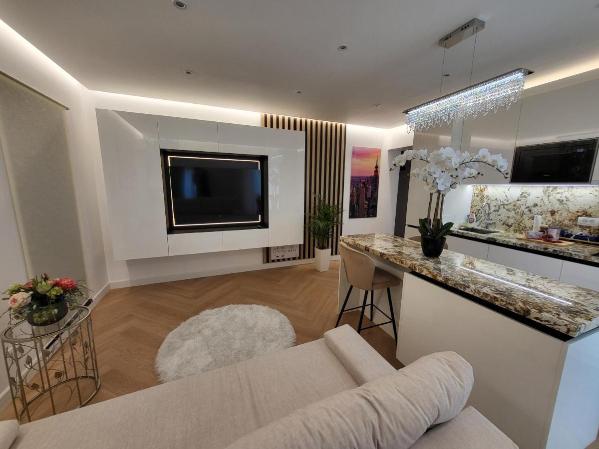 Grozavesti Luxury Apartment With 2 Rooms Bucarest Exterior foto